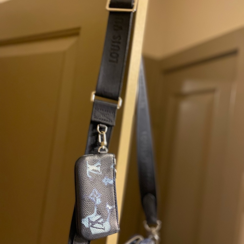 LOUIS VUITTON TRIO MESSENGER BAG - Picture 10 of 13